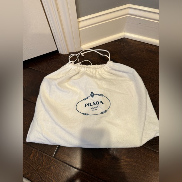 100% Authentic Prada White Clutch Bag with Strap - Picture 10 of 12